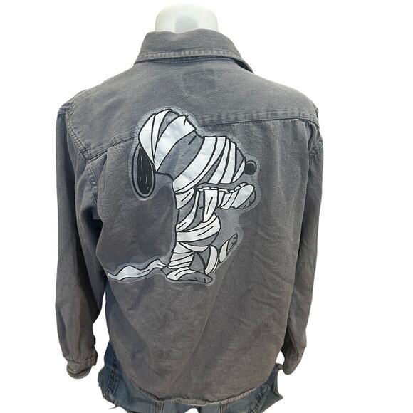 Halloween Snoopy Denim Button Down Shirt Oversized MEDIUM Jean Unique Mummy - Picture 1 of 7